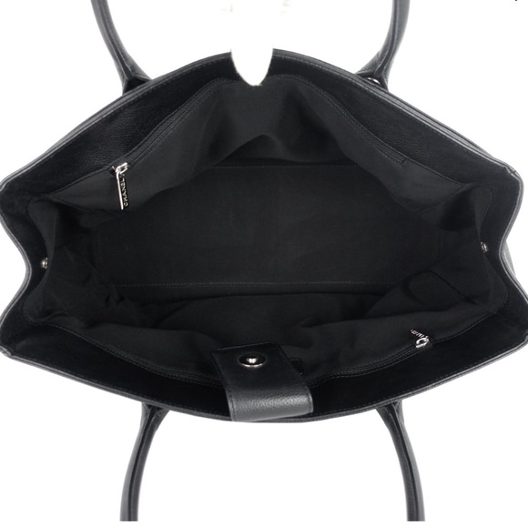 Chanel Cerf Executive Caviar Leather Tote Bag
Black - Picture 6 of 9